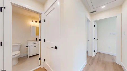 $799,000 | 29 East Hollywood Lane, Beesleys Point, NJ 08223