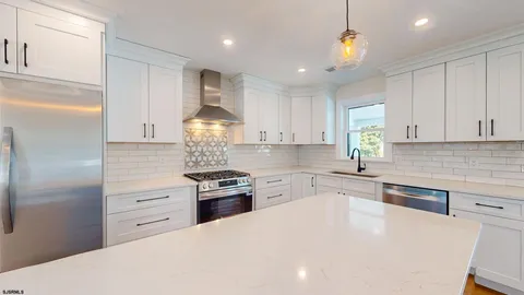 $799,000 | 29 East Hollywood Lane, Beesleys Point, NJ 08223