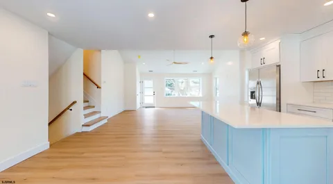 $799,000 | 29 East Hollywood Lane, Beesleys Point, NJ 08223