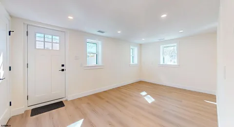 $799,000 | 29 East Hollywood Lane, Beesleys Point, NJ 08223