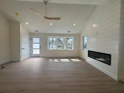 $799,000 | 29 East Hollywood Lane, Beesleys Point, NJ 08223