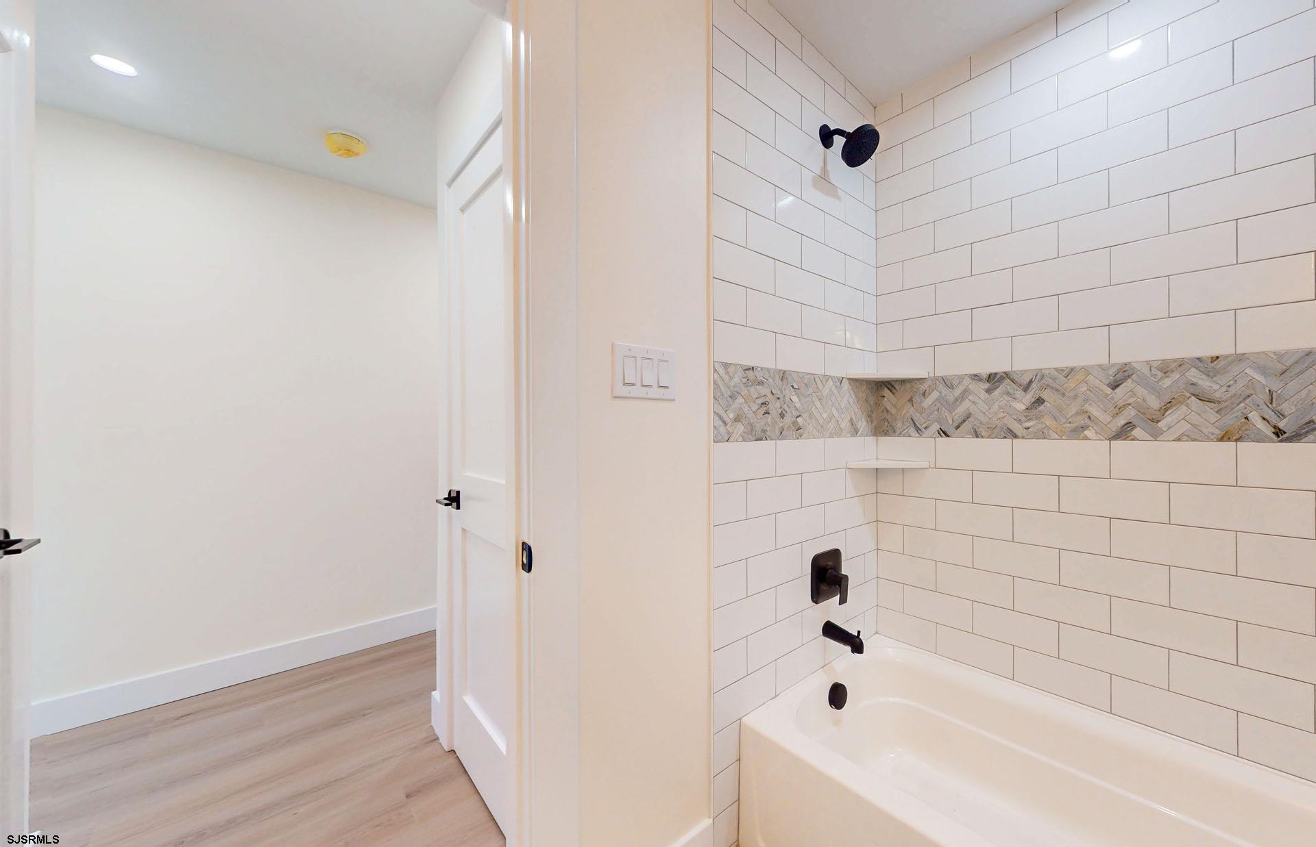 29 East Hollywood Lane Beesleys Point, NJ 08223 - Photo 10 of 65