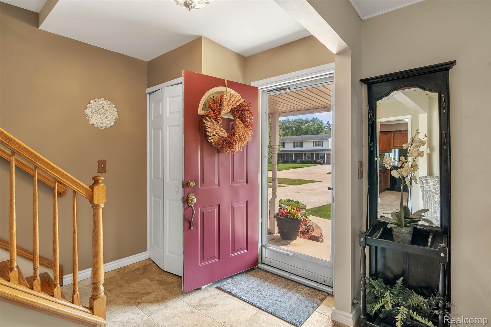 06-16717 Wayne Rd-WindowStill-Real-Estate-Photography-6.jpg