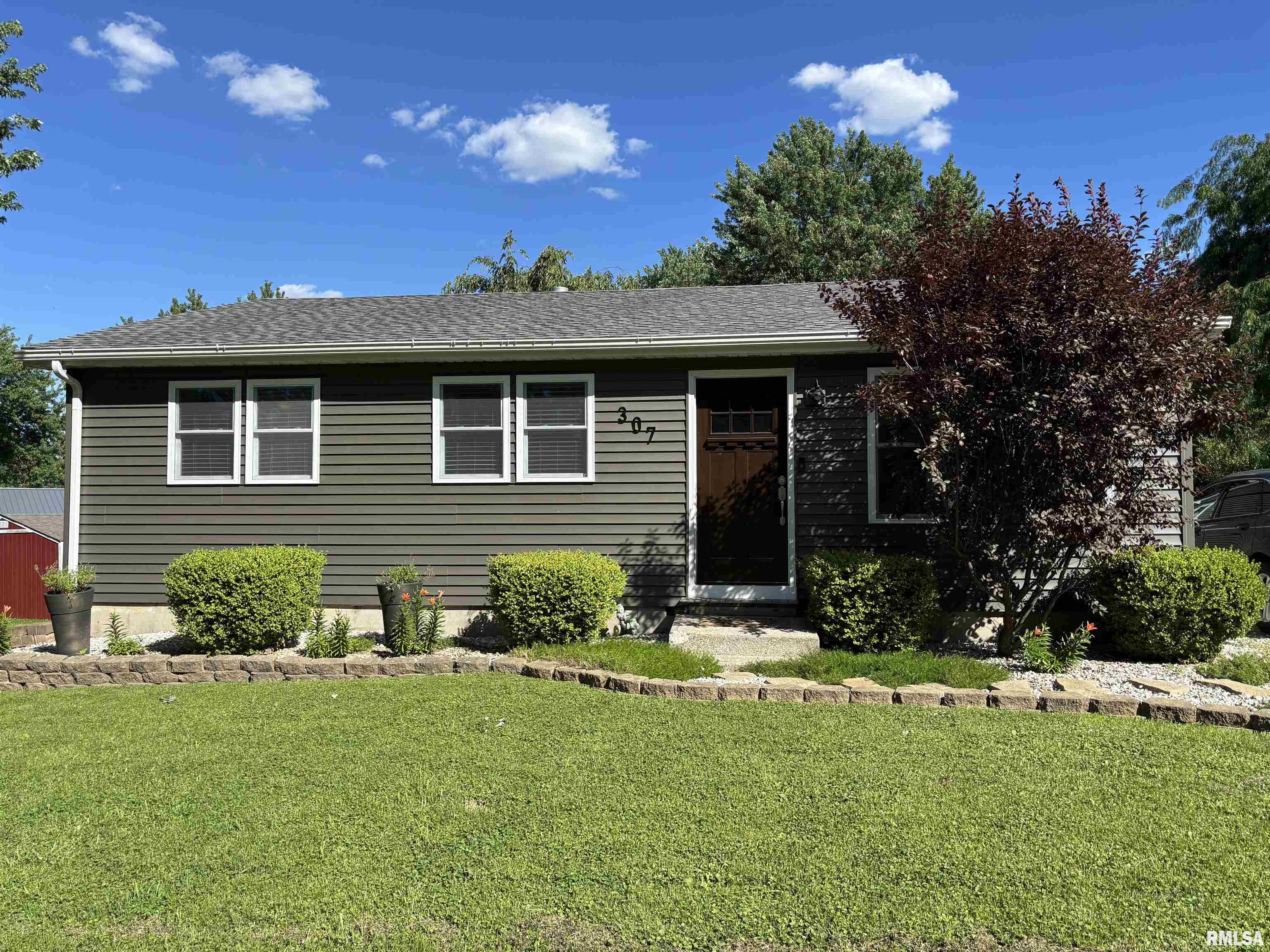 307 Bittersweet Street Payson, IL 62360 - Photo 1 of 30