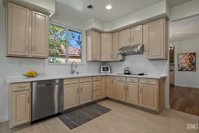 $595,000 | Undisclosed Address, Bakersfield, CA 93311