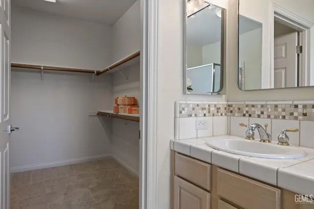 $595,000 | Undisclosed Address, Bakersfield, CA 93311