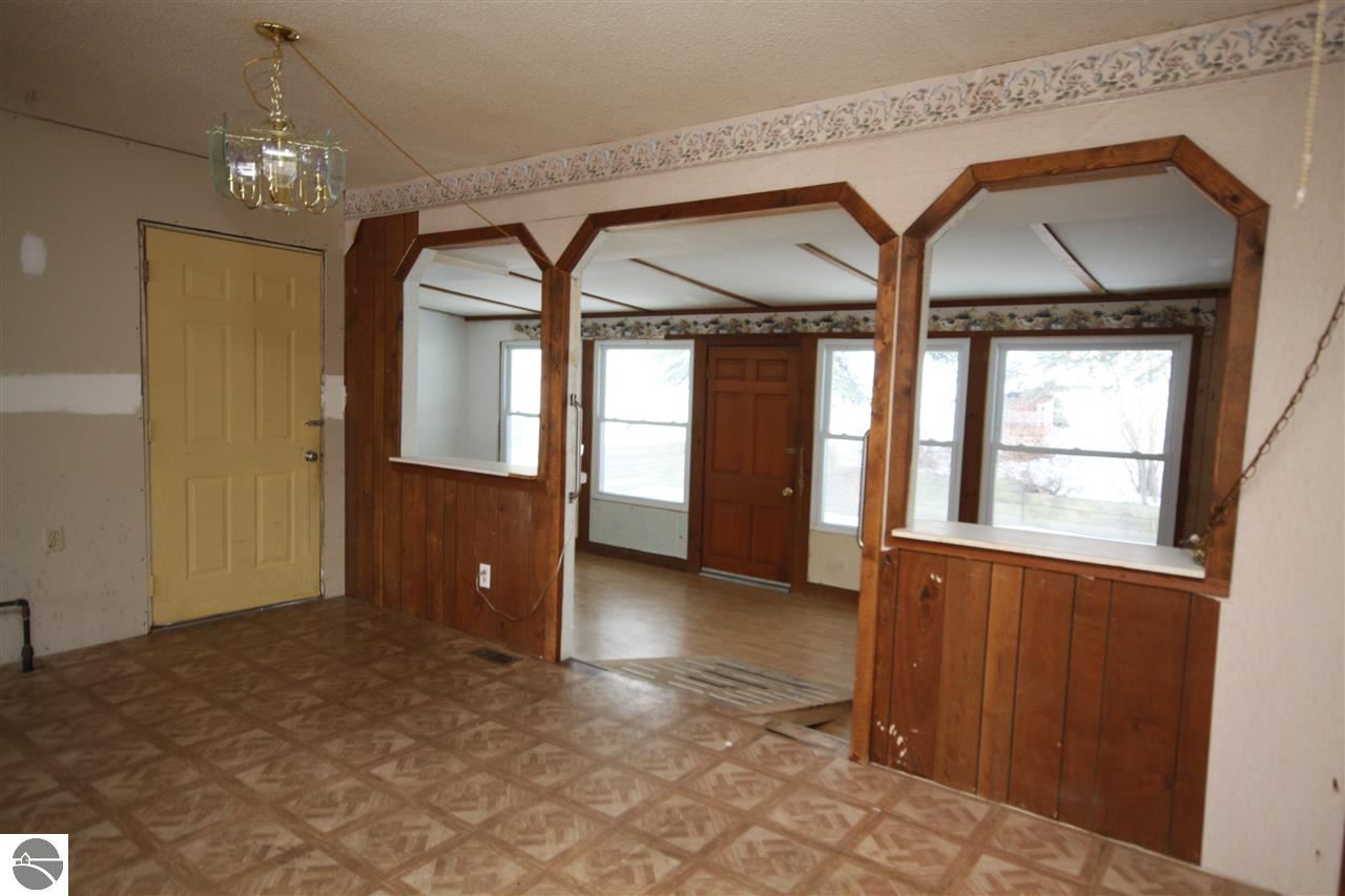 9407 South Maple City Road Maple City, MI 49664 - Photo 20 of 36 1794162-20.JPG