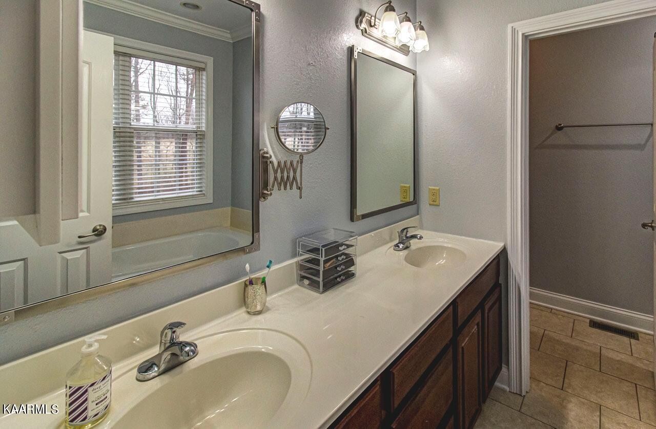 1388 Golf Course Road Newport, TN 37821 - Photo 11 of 35 Gallery Image 11