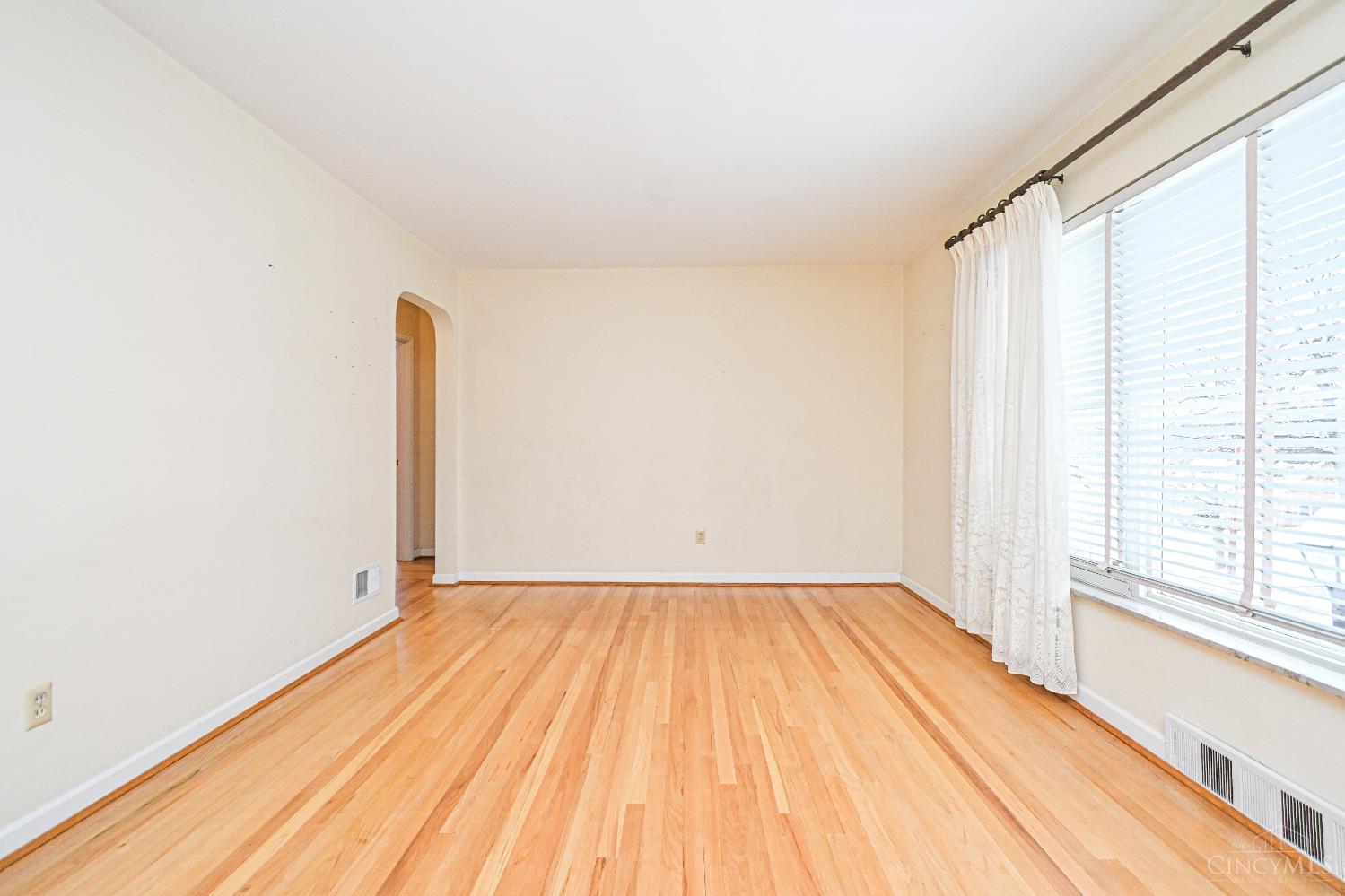 522 Rentz Place Cincinnati, OH 45238 - Photo 4 of 46 Gallery Image 4