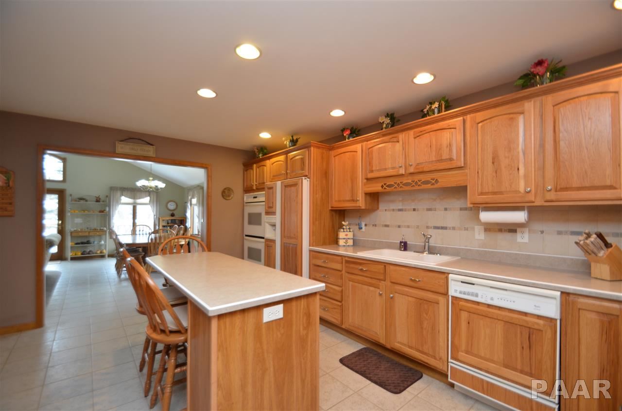 4017 South Autumn Drive Mapleton, IL 61547 - Photo 8 of 30 Gallery Image 8