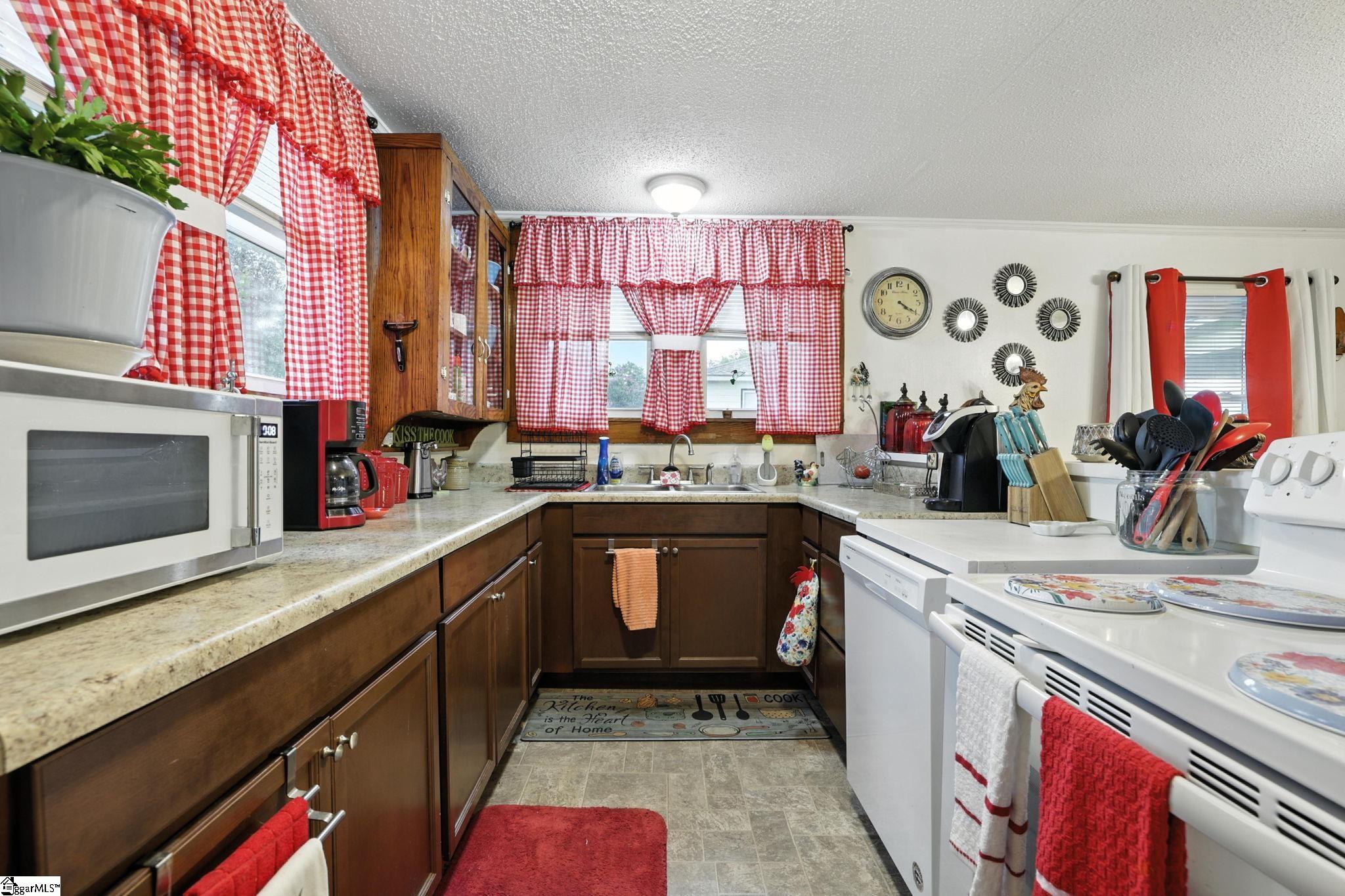 303 Poplar Street Gaffney, SC 29341 - Photo 10 of 24