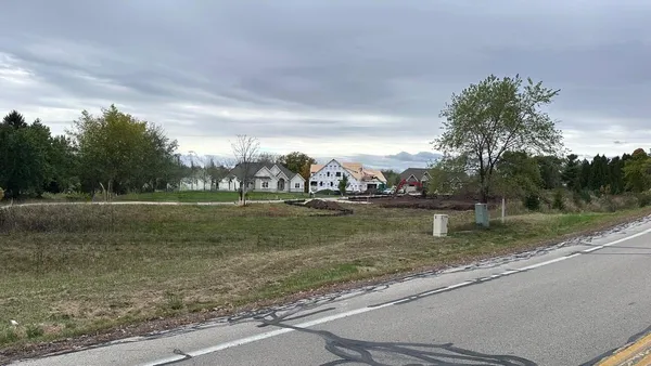 $324,900 | 3760 West Club Circle, Mequon, WI 53092