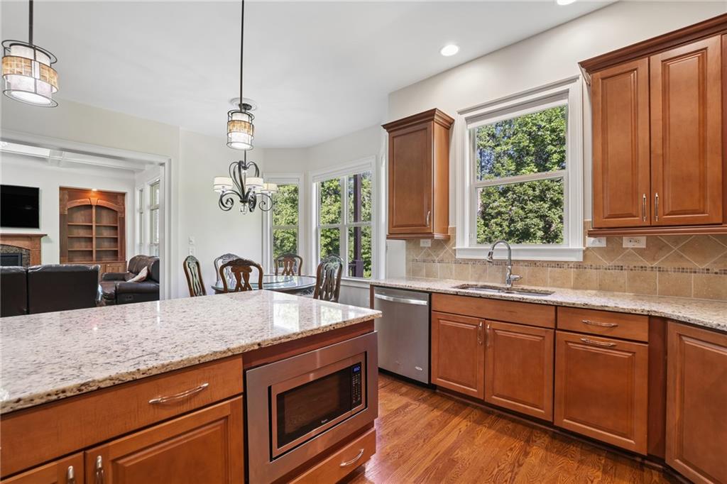 6195 Read Road Suwanee, GA 30024 - Photo 8 of 36