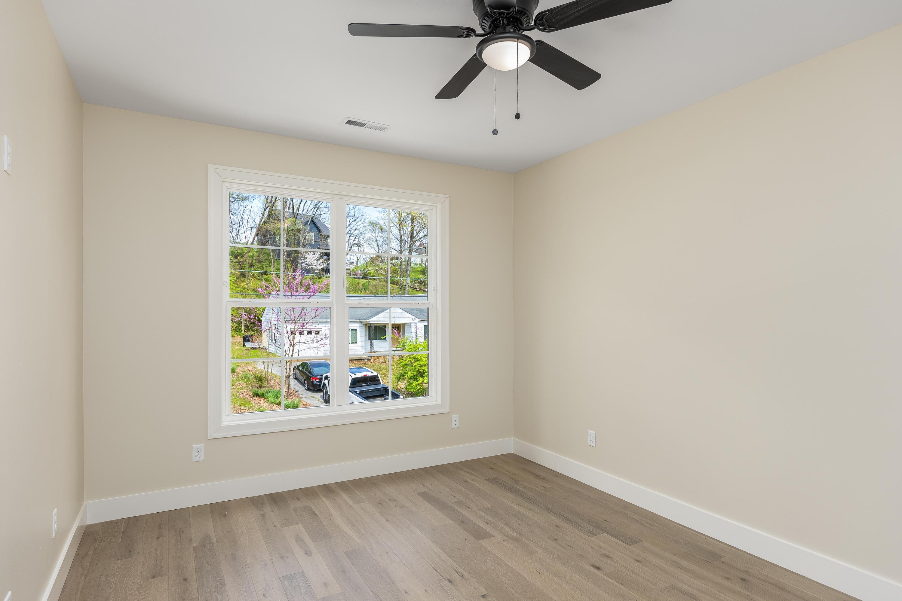 308 Pine Ridge Road Chattanooga, TN 37405 - Photo 27 of 41 2024_03_March_308_Pine_Ridge_Dr_0037