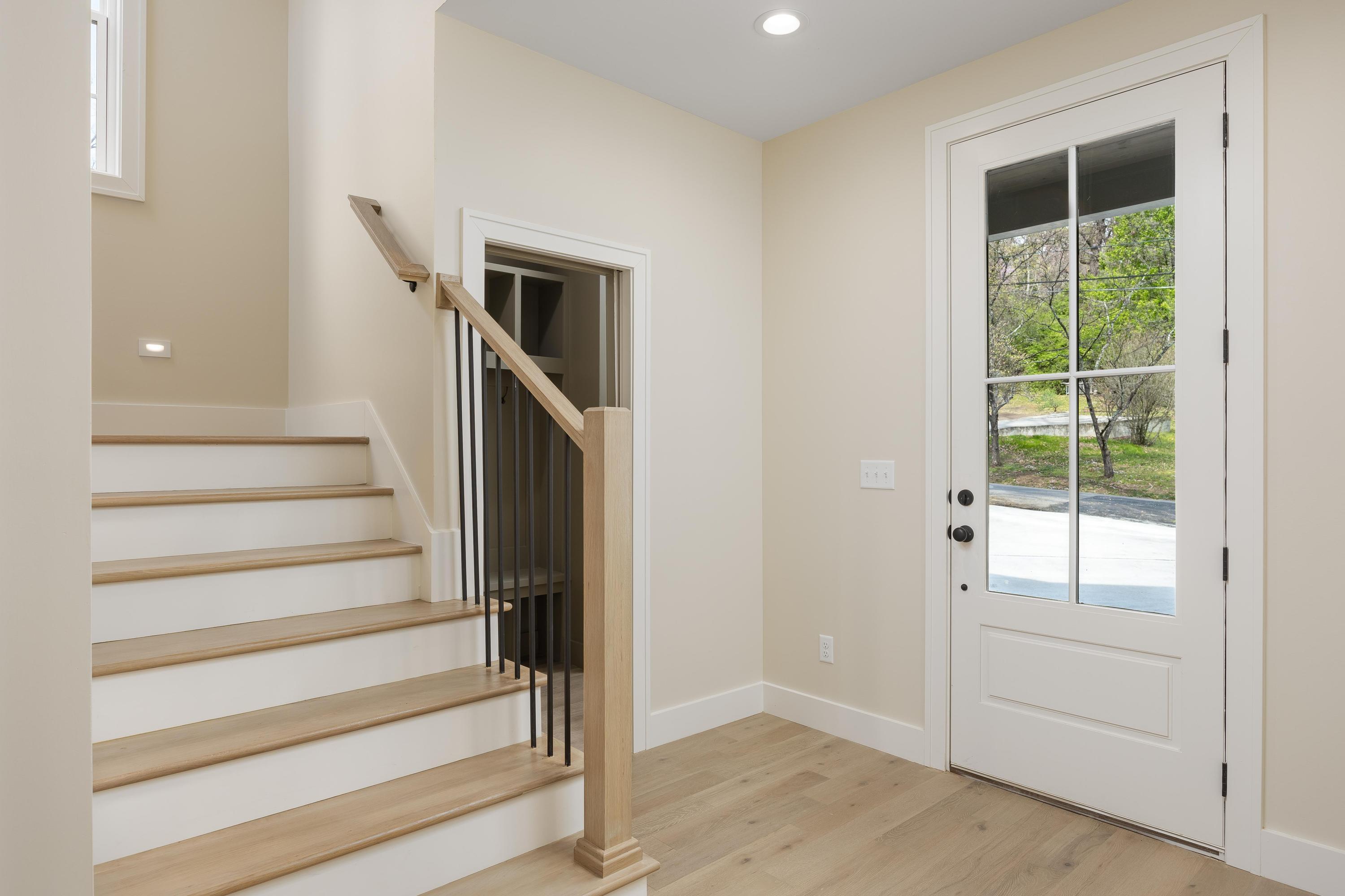 308 Pine Ridge Road Chattanooga, TN 37405 - Photo 4 of 41 2024_03_March_308_Pine_Ridge_Dr_0013