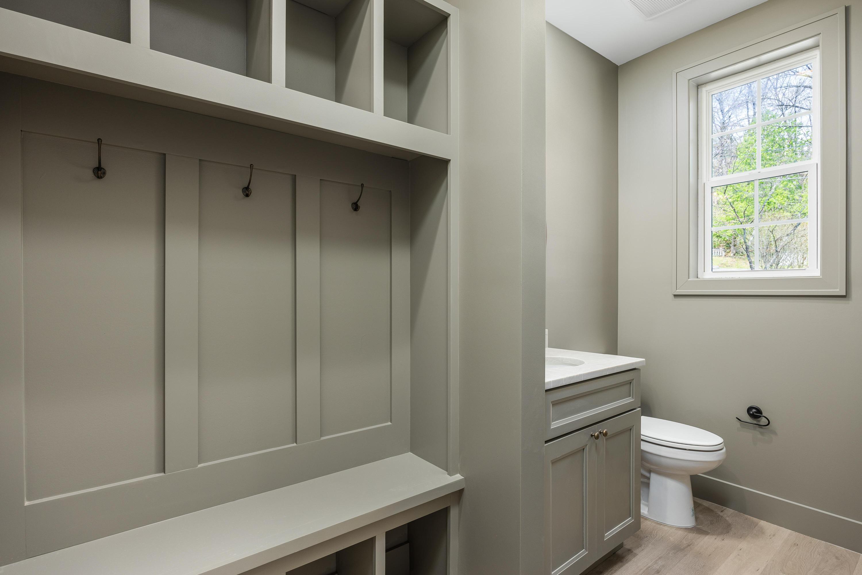 308 Pine Ridge Road Chattanooga, TN 37405 - Photo 6 of 41 2024_03_March_308_Pine_Ridge_Dr_0015