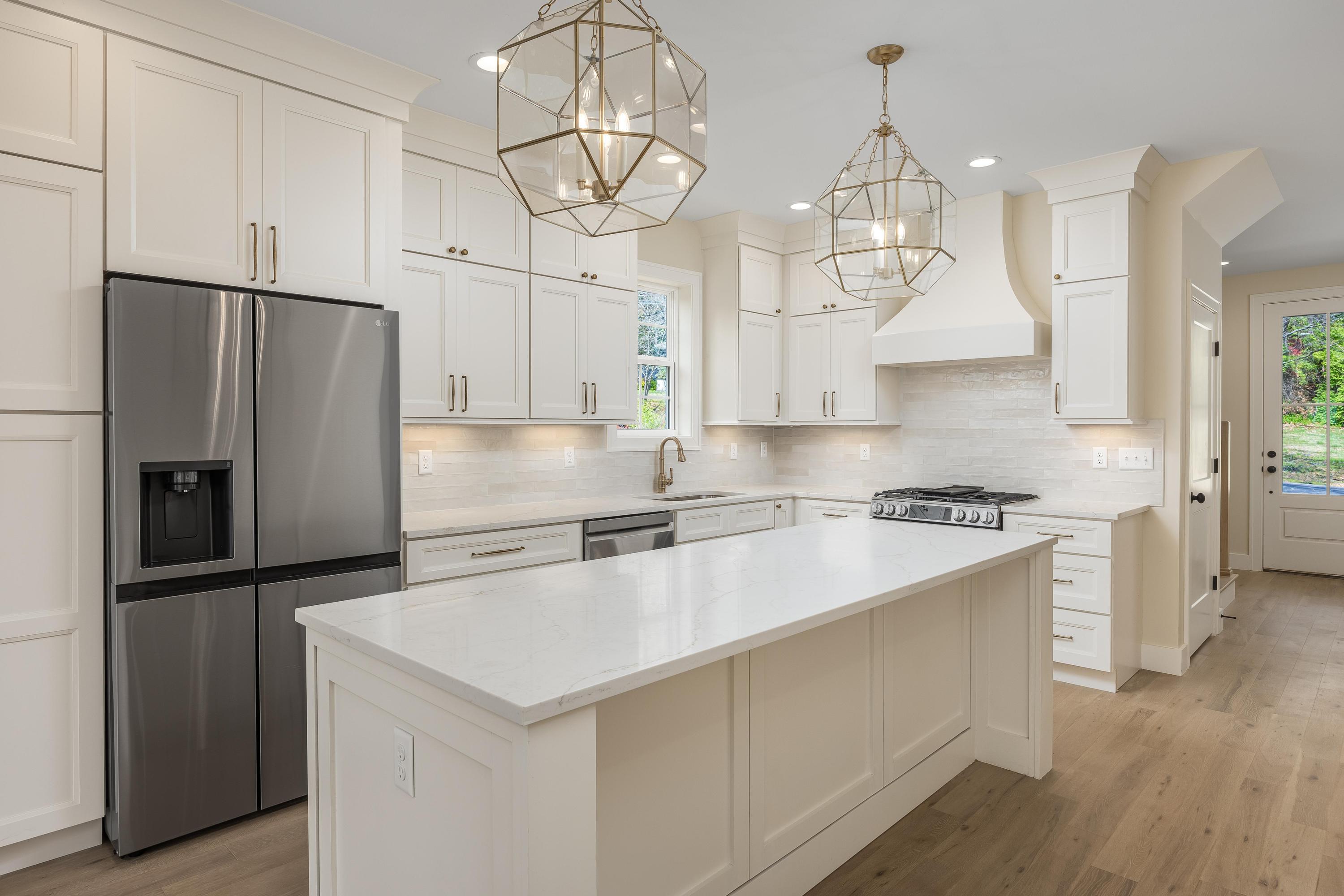 308 Pine Ridge Road Chattanooga, TN 37405 - Photo 10 of 41 2024_03_March_308_Pine_Ridge_Dr_0019