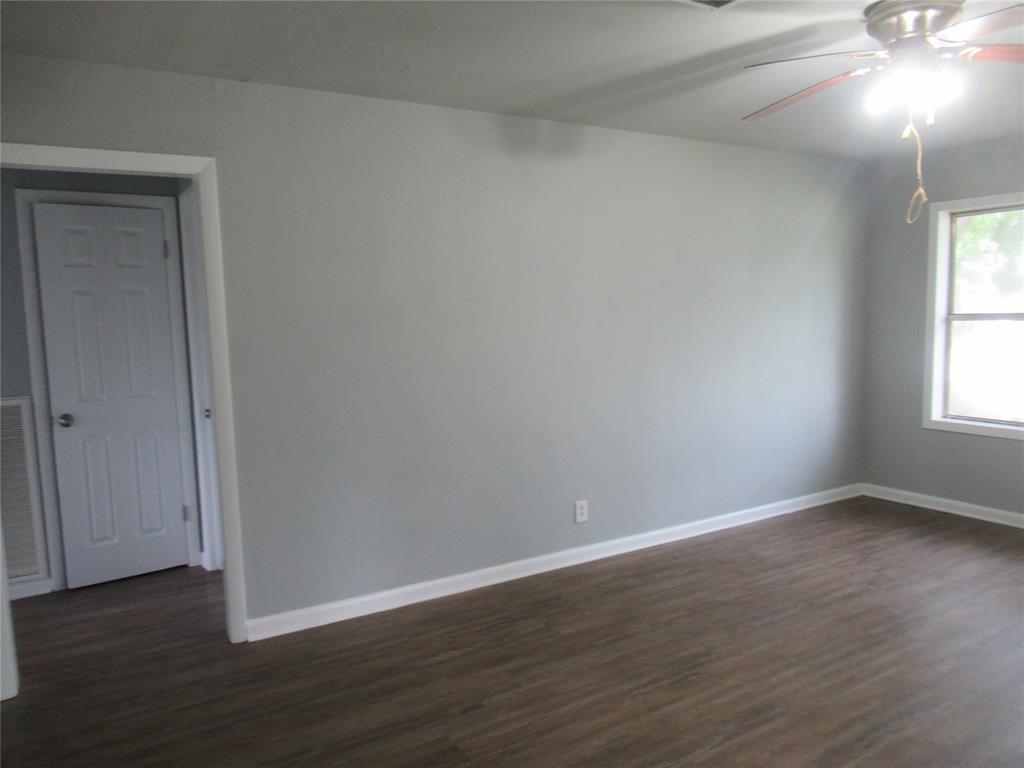 2513 Rosedale Place Bossier City, LA 71111 - Photo 4 of 13 Living Room