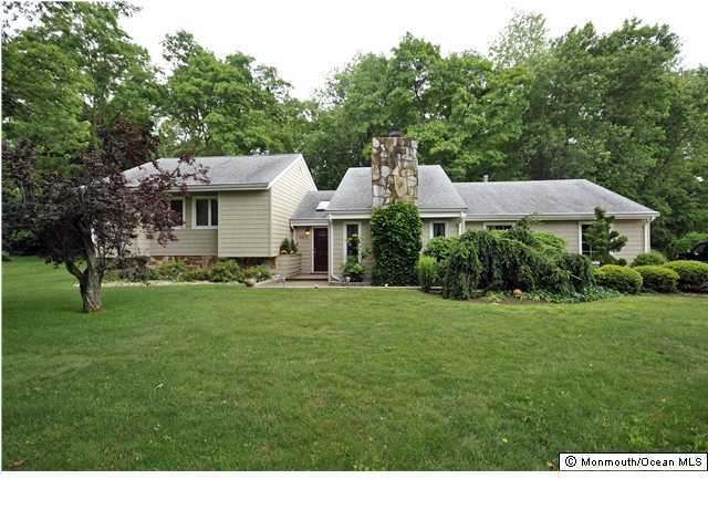 4 Old Farm Road Tinton Falls, NJ 07724 - Photo 1 of 3 Primary Photo