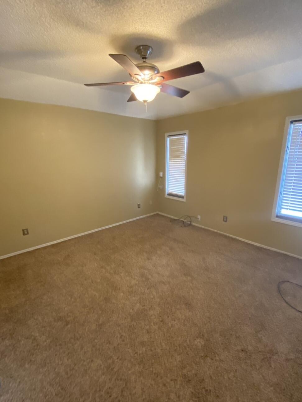 6818 Huron Avenue Lubbock, TX 79424 - Photo 5 of 11 Screenshot_14-3-2025_1226_rentthelbk.app