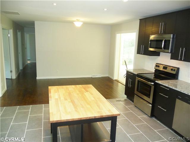 6807 Shawnee Road Richmond, VA 23225 - Photo 8 of 14 Kitchen - with Dining Area