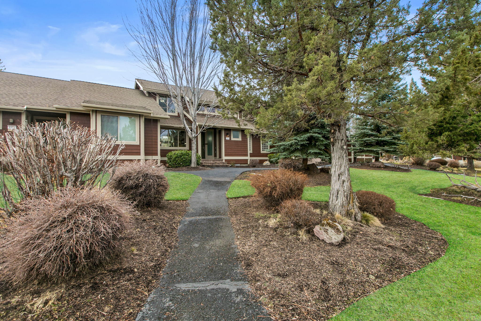 1375 Highland View Loop Redmond, OR 97756 - Photo 2 of 41 2022_02_27_1375_highland_view_loop-1