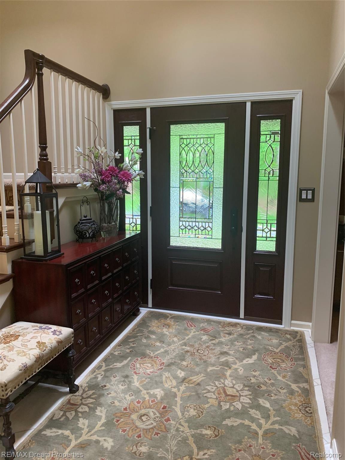 555 Scottshill Road Milford, MI 48381 - Photo 3 of 21 scottshill foyer.jpg