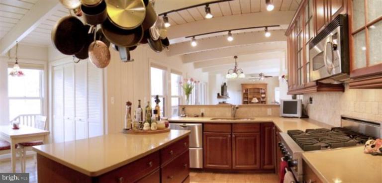 911 Swinks Mill Road McLean, VA 22102 - Photo 11 of 28 Kitchen #2