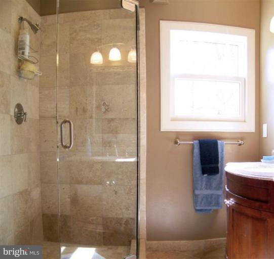 911 Swinks Mill Road McLean, VA 22102 - Photo 15 of 28 Bath #2