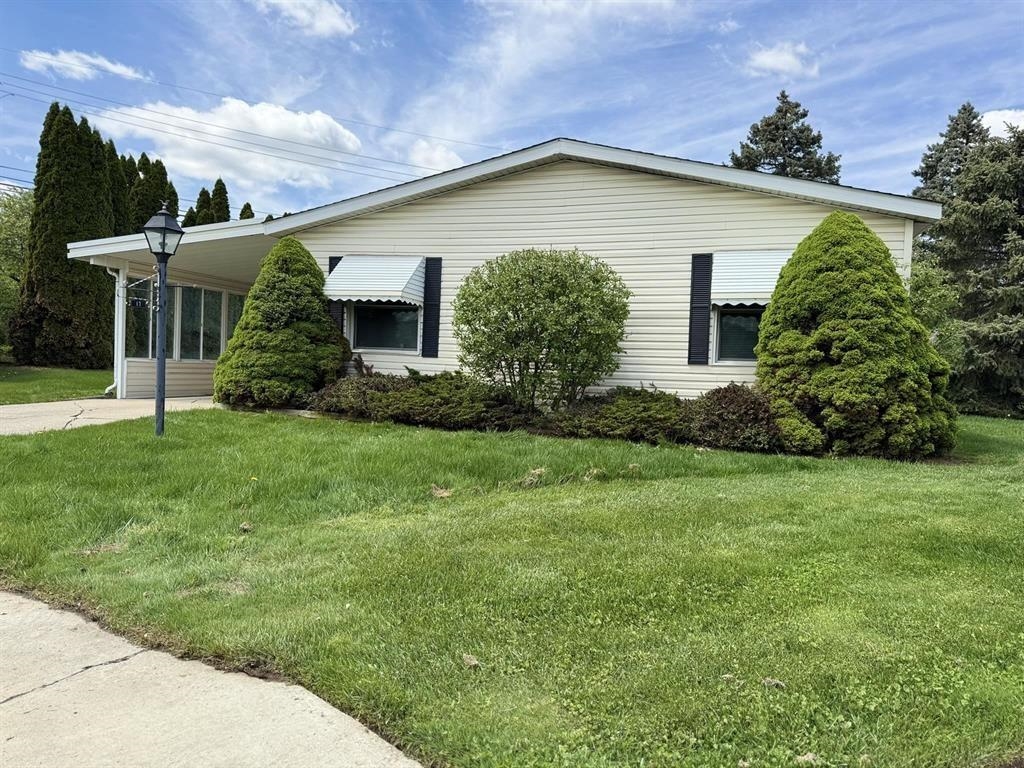 17 Quail Street Rochester Hills, MI 48309 - Photo 1 of 26