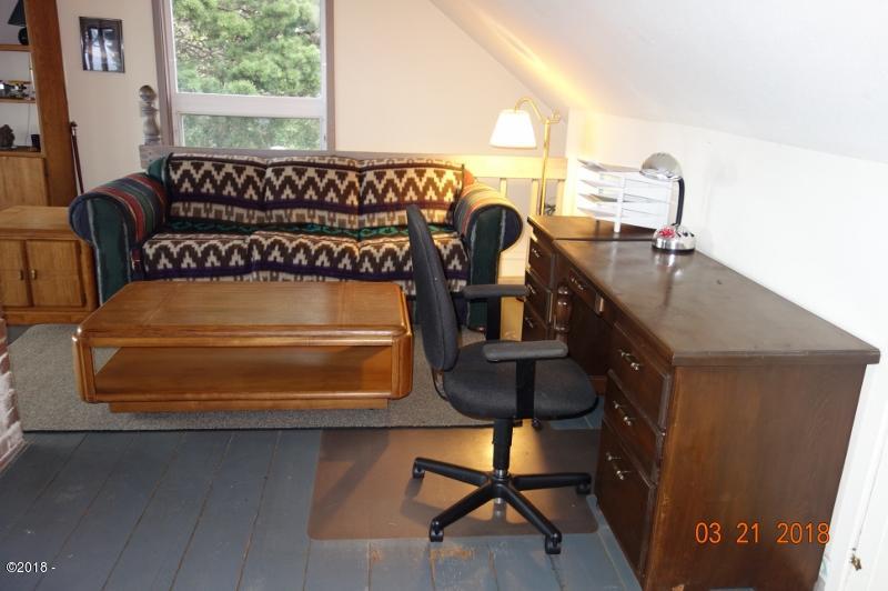 25 Southwest Briscoe Street Depoe Bay, OR 97341 - Photo 16 of 31 Tracy 028 (800x532)