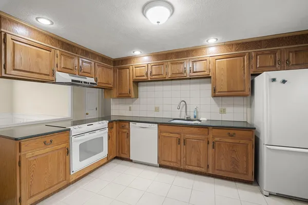 $429,900 | 16 Hilltop Drive, Unit 16, Sandwich, MA 02563