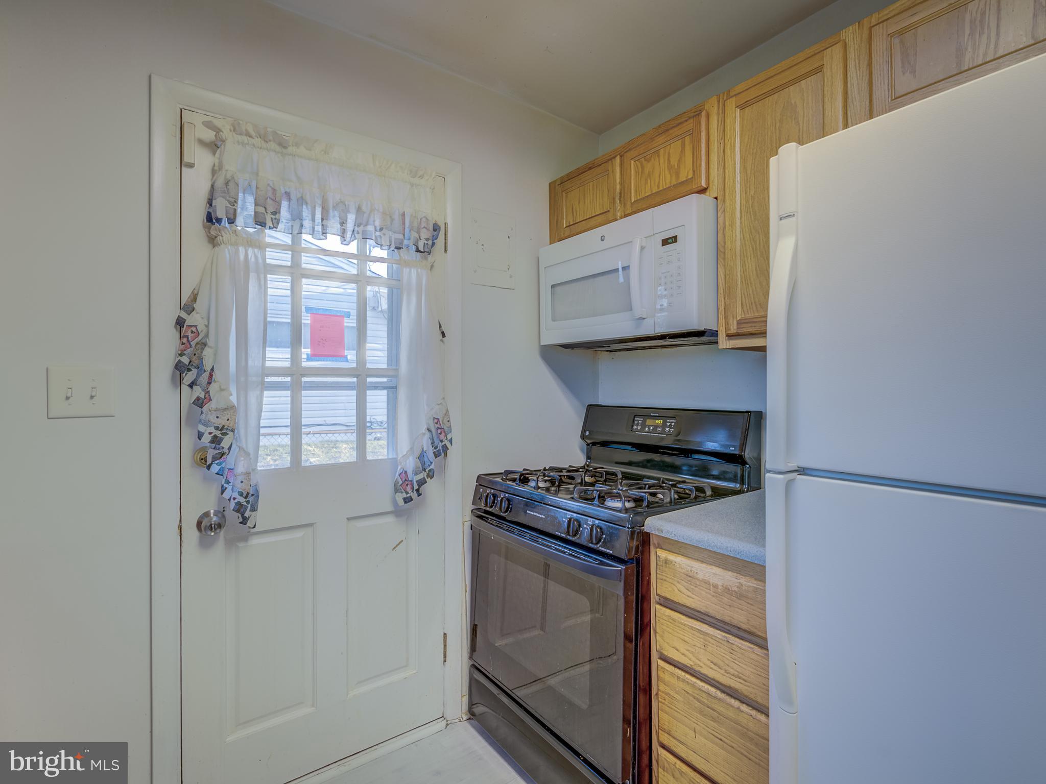 5924 Robindale Road Baltimore, MD 21228 - Photo 26 of 39 Kitchen