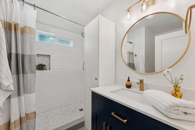 $998,000 | 3945 Canon Avenue, Oakland, CA 94602