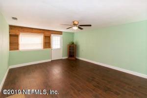 526 Sapelo Road Jacksonville, FL 32216 - Photo 12 of 32 Family room