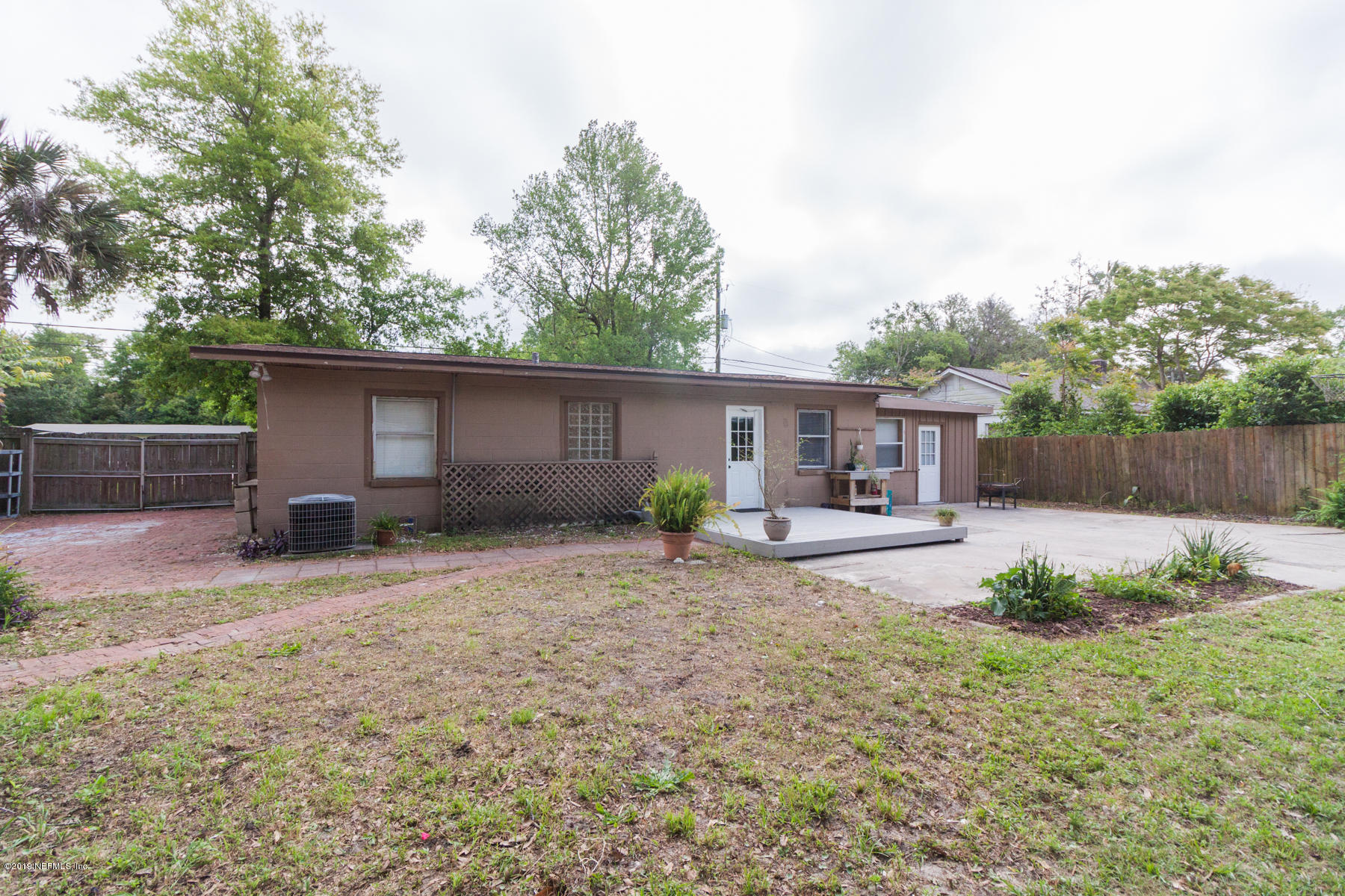 526 Sapelo Road Jacksonville, FL 32216 - Photo 20 of 32 Rear of Home View