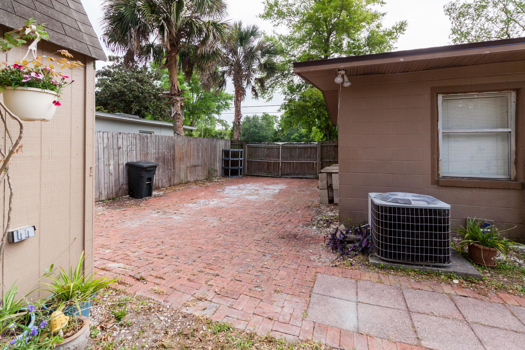 526 Sapelo Road Jacksonville, FL 32216 - Photo 23 of 32 Side Patio