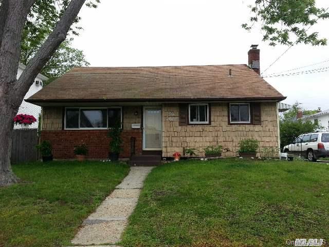 112 East Santa Barbara Road Lindenhurst, NY 11757 - Photo 1 of 1 Gallery Image 1