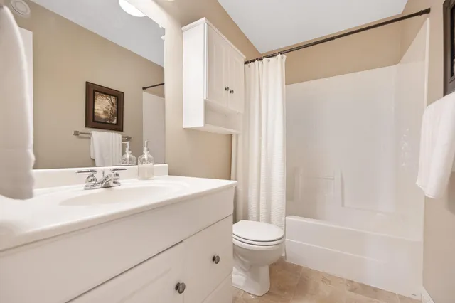 $1,250,000 | 11507 42nd Street Southeast, Clear Lake, MN 55319