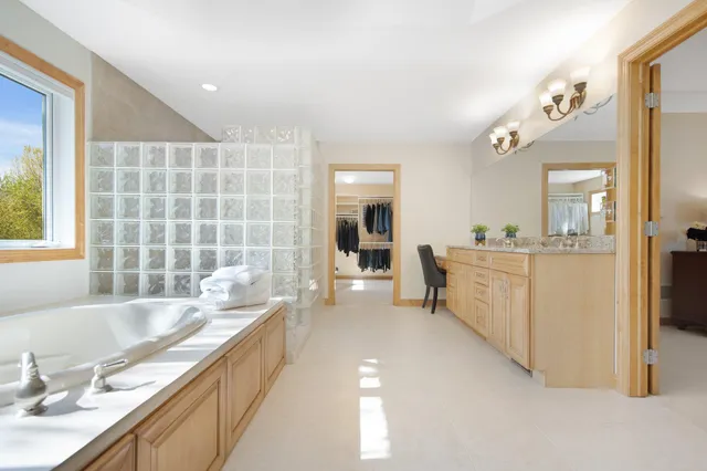 $1,250,000 | 11507 42nd Street Southeast, Clear Lake, MN 55319