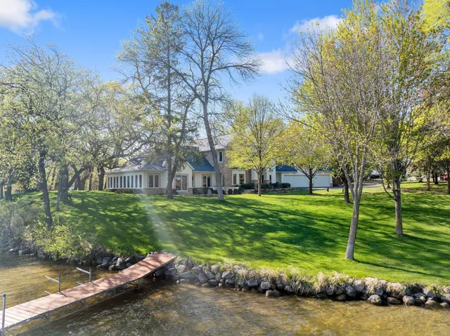 $1,250,000 | 11507 42nd Street Southeast, Clear Lake, MN 55319