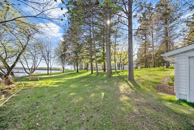 $1,250,000 | 11507 42nd Street Southeast, Clear Lake, MN 55319