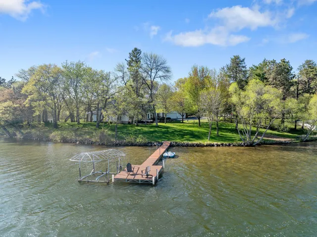 $1,250,000 | 11507 42nd Street Southeast, Clear Lake, MN 55319