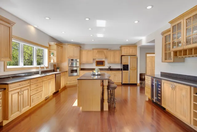 $1,250,000 | 11507 42nd Street Southeast, Clear Lake, MN 55319