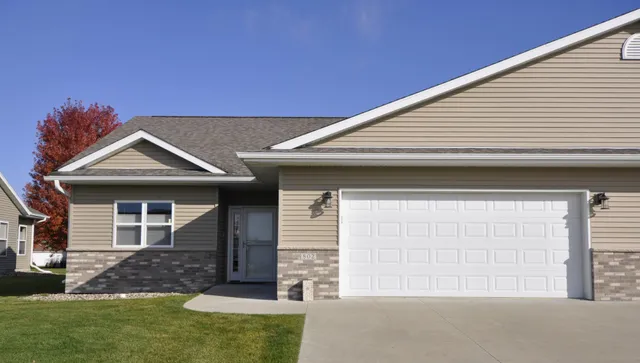 $299,500 | 802 Escalade Lane, Owatonna, MN 55060