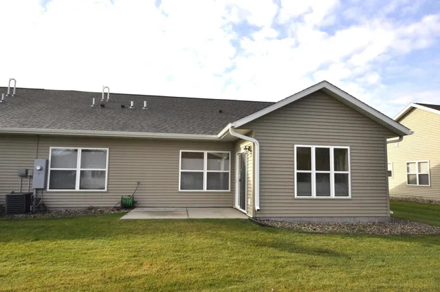 $299,500 | 802 Escalade Lane, Owatonna, MN 55060