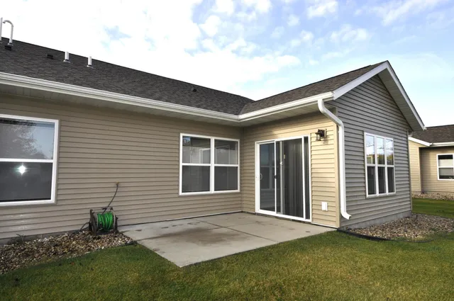 $299,500 | 802 Escalade Lane, Owatonna, MN 55060