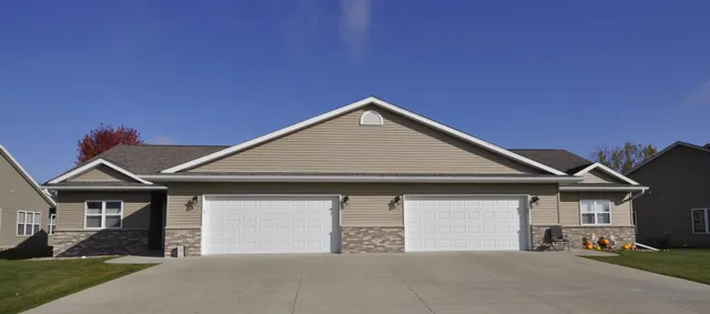$299,500 | 802 Escalade Lane, Owatonna, MN 55060