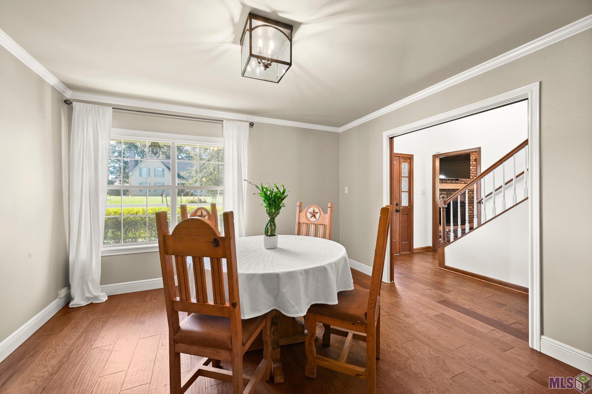 8533 Briarwood Place Baton Rouge, LA 70809 - Photo 10 of 30 Dining Room with Picture Window