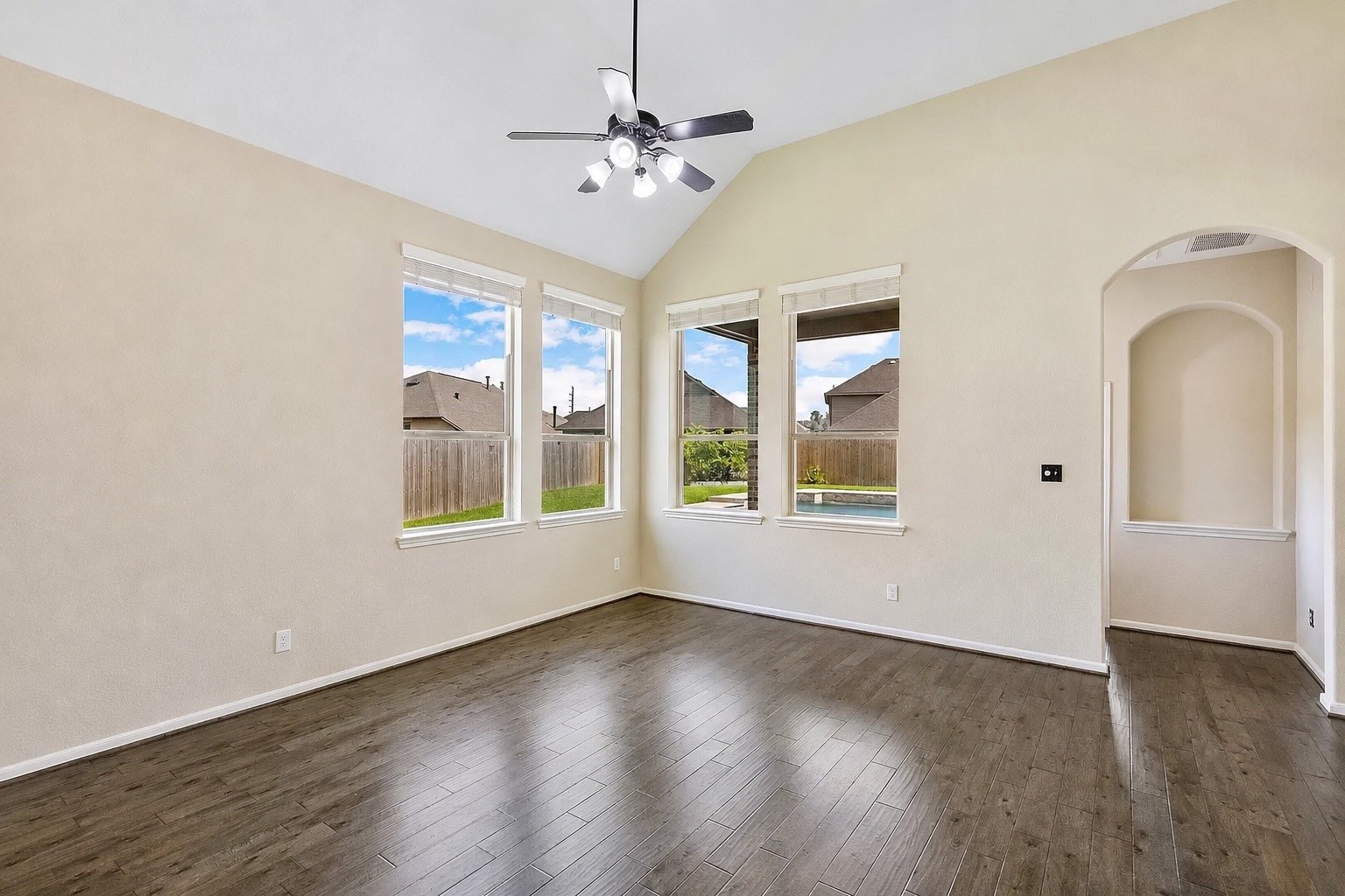 17206 Upper Ridge Lane Humble, TX 77346 - Photo 10 of 34 Gallery Image 10